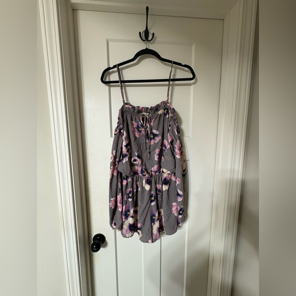 Altar’d State Floral Cold-Shoulder Romper - Gray with Purple Flowers
